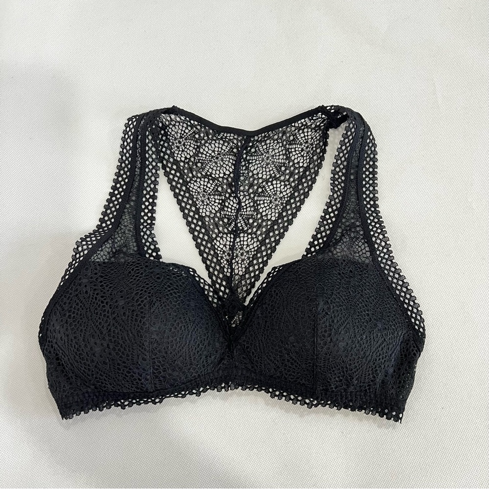 Victoria's Secret Black Lace Bralette Size Small Pull-Over Style Lightly Lined